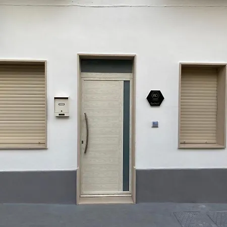Mad & Nyaraló